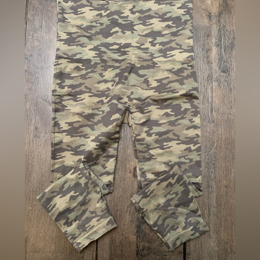 NWOT SPANX camo leggings 3X